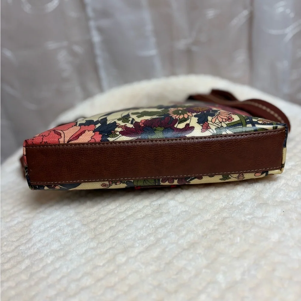 Sakroots Artist Circle Floral Crossbody Bag